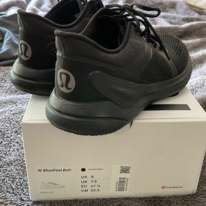 Bliss feel running shoe